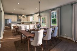 560 Hayes Park Boulevard photo 4