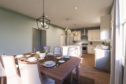 560 Hayes Park Boulevard photo 4