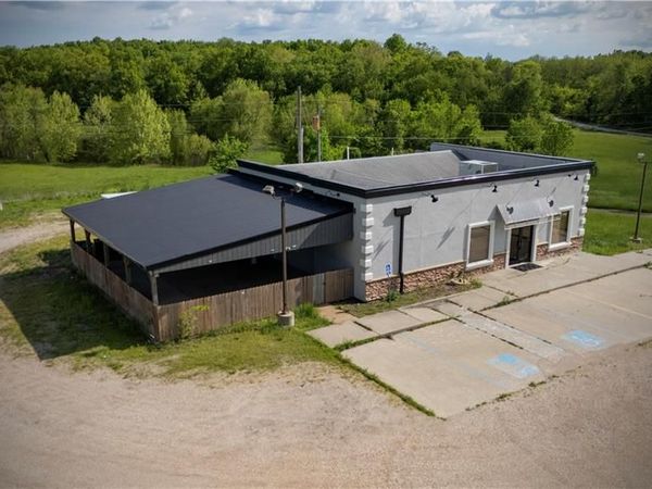 32715 S Chandler Road, Creighton, MO 64739