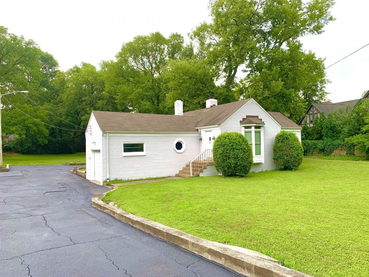 2909 Woodlawn Dr, Nashville, TN 37215 Main Photo