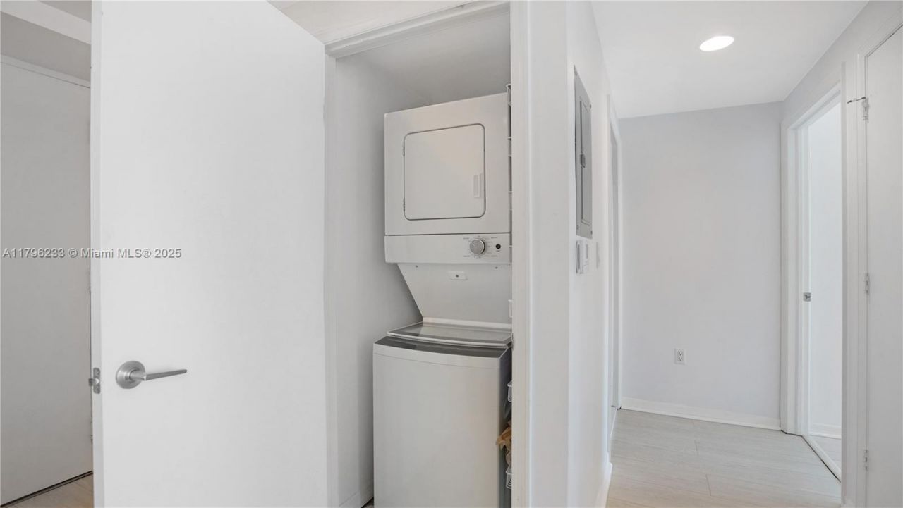 55 SE 6th St, Unit 1804, Miami, FL 33131 Photo