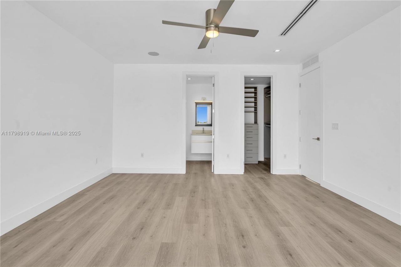 10755 SW 52nd Ter, Miami, FL 33165 Photo