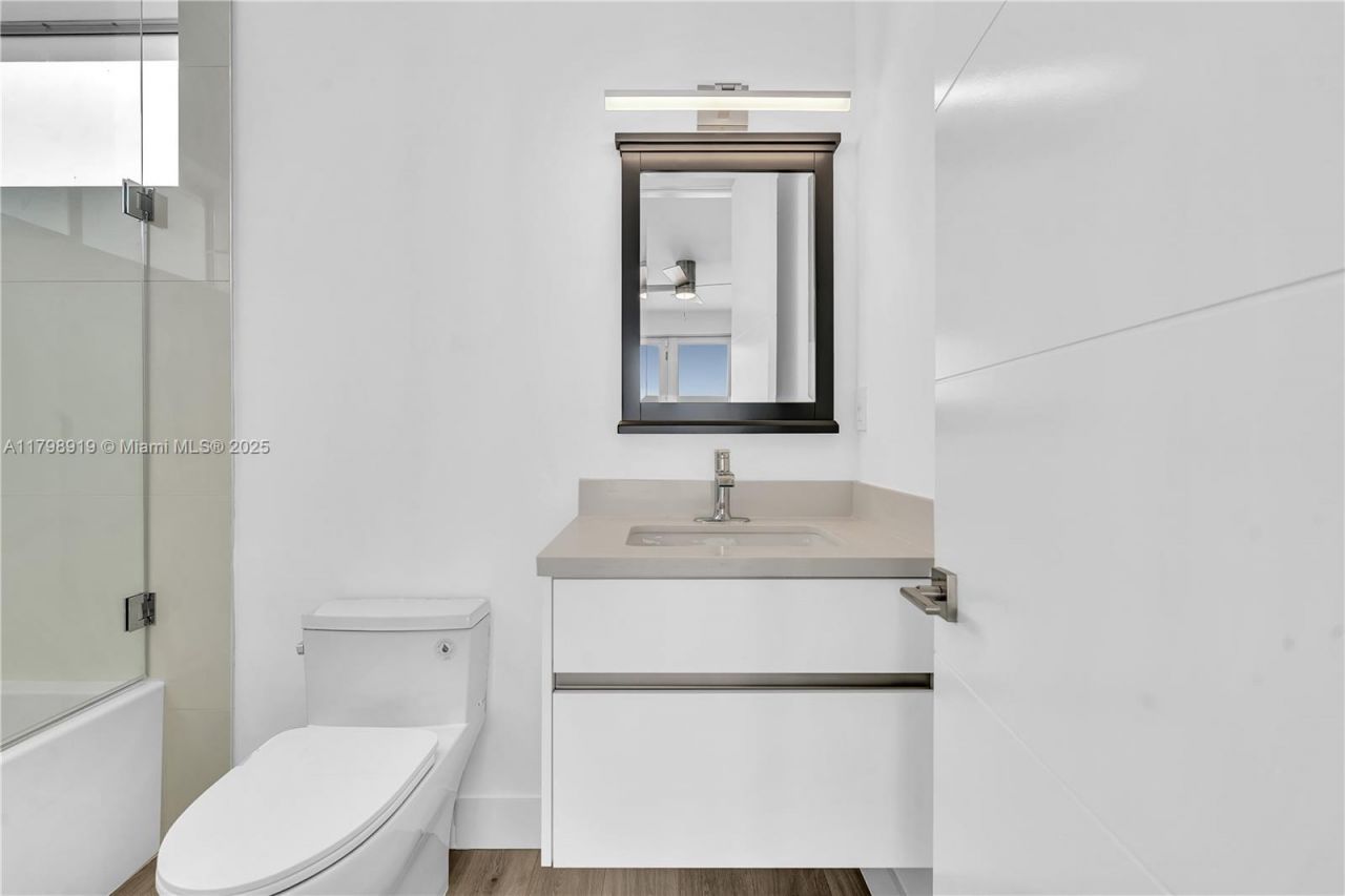 10755 SW 52nd Ter, Miami, FL 33165 Photo