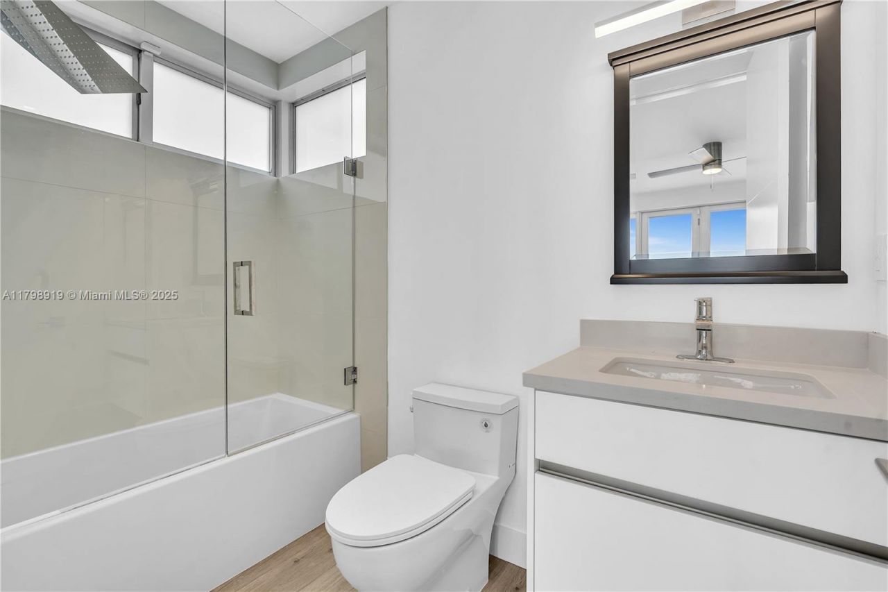 10755 SW 52nd Ter, Miami, FL 33165 Photo