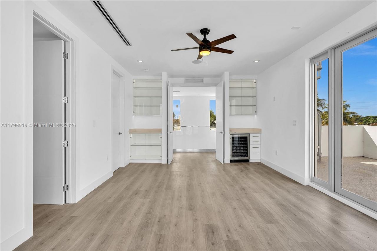 10755 SW 52nd Ter, Miami, FL 33165 Photo