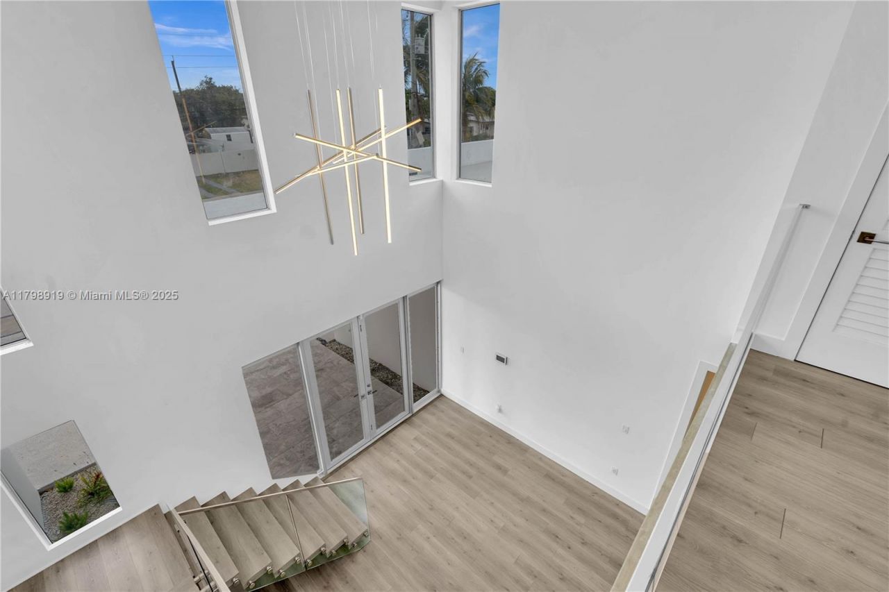 10755 SW 52nd Ter, Miami, FL 33165 Photo