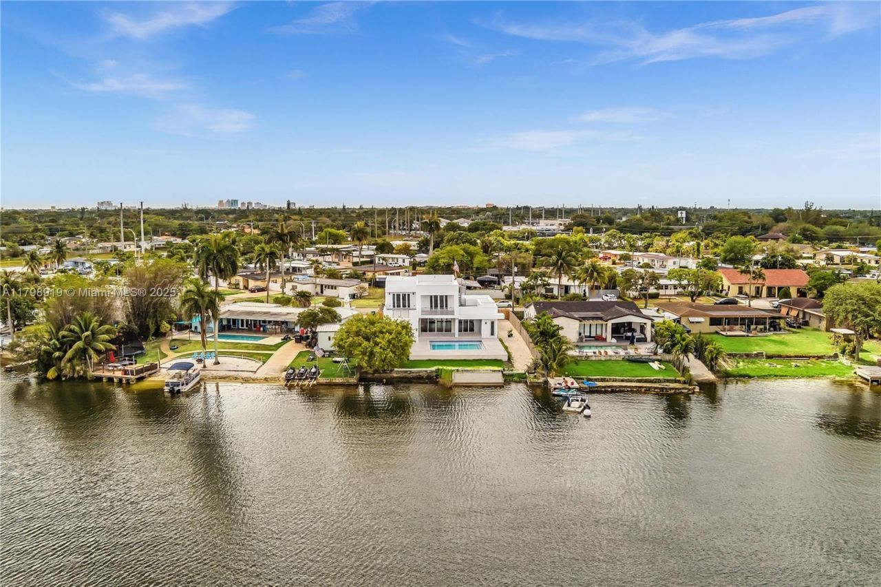 10755 SW 52nd Ter, Miami, FL 33165 Photo