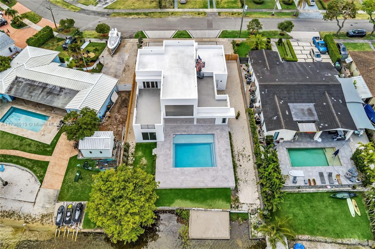 10755 SW 52nd Ter, Miami, FL 33165 Photo