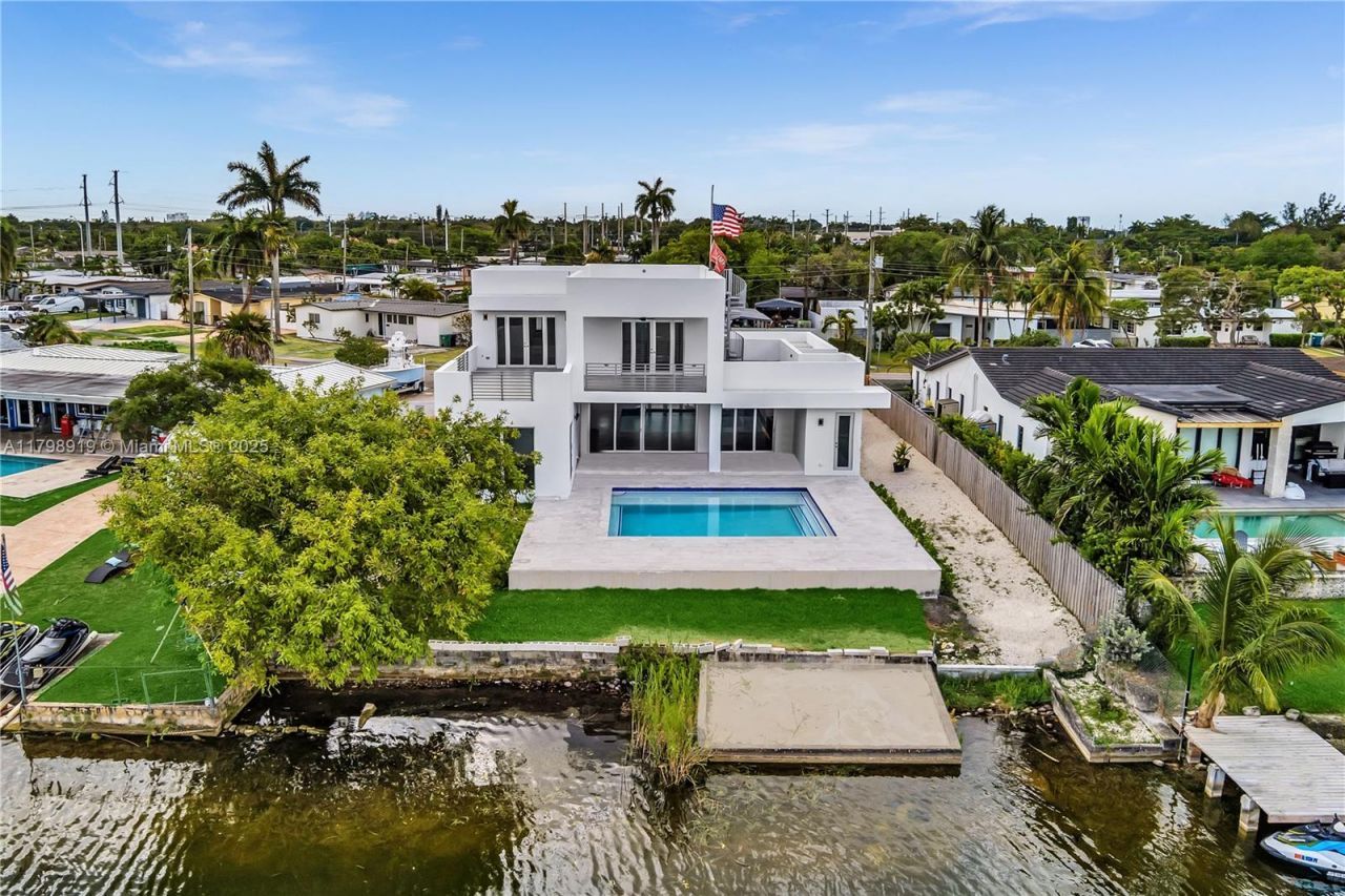 10755 SW 52nd Ter, Miami, FL 33165 Photo