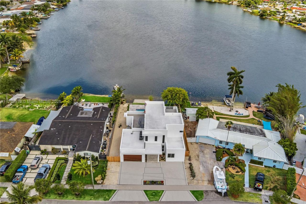 10755 SW 52nd Ter, Miami, FL 33165 Photo