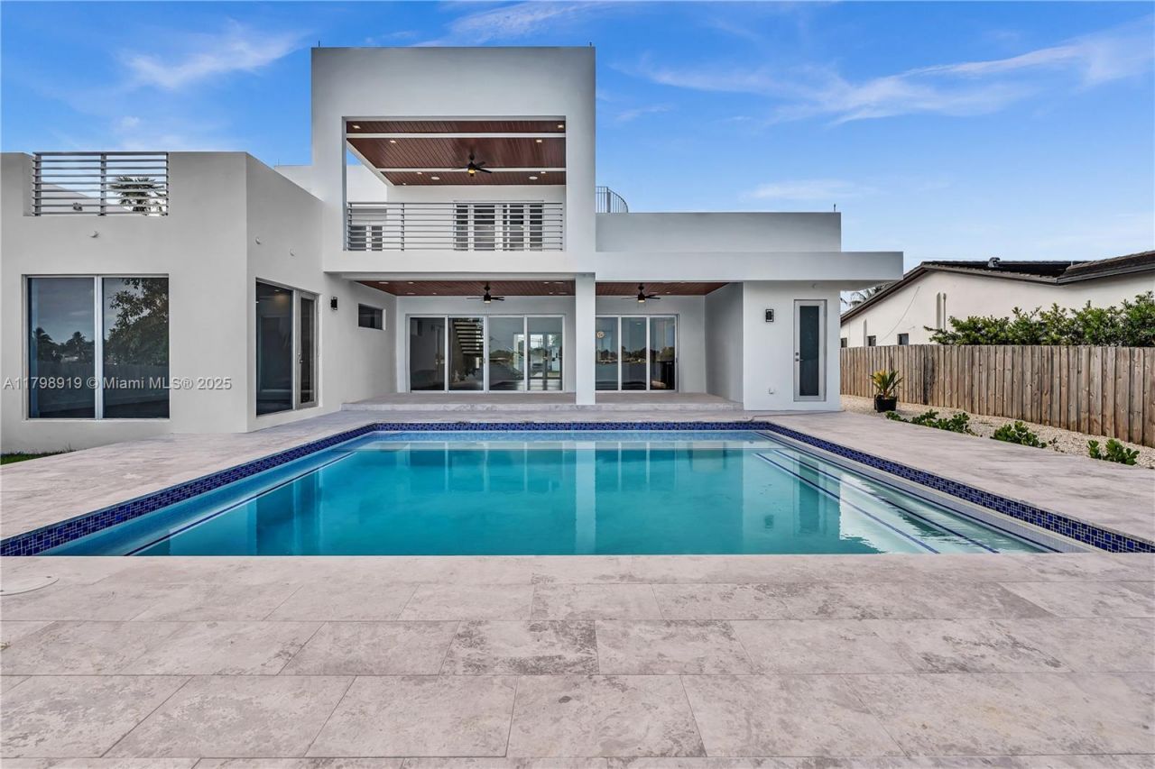 10755 SW 52nd Ter, Miami, FL 33165 Photo