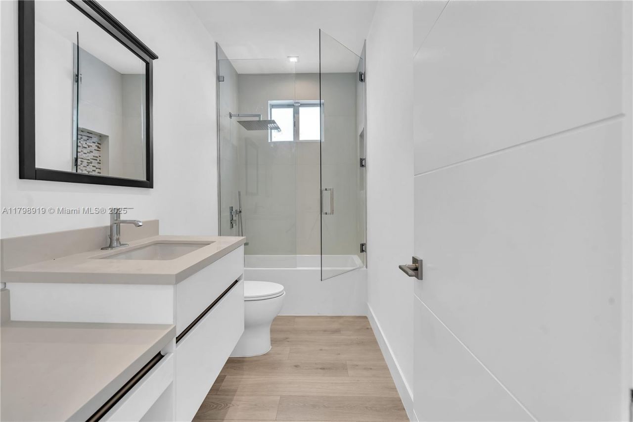 10755 SW 52nd Ter, Miami, FL 33165 Photo