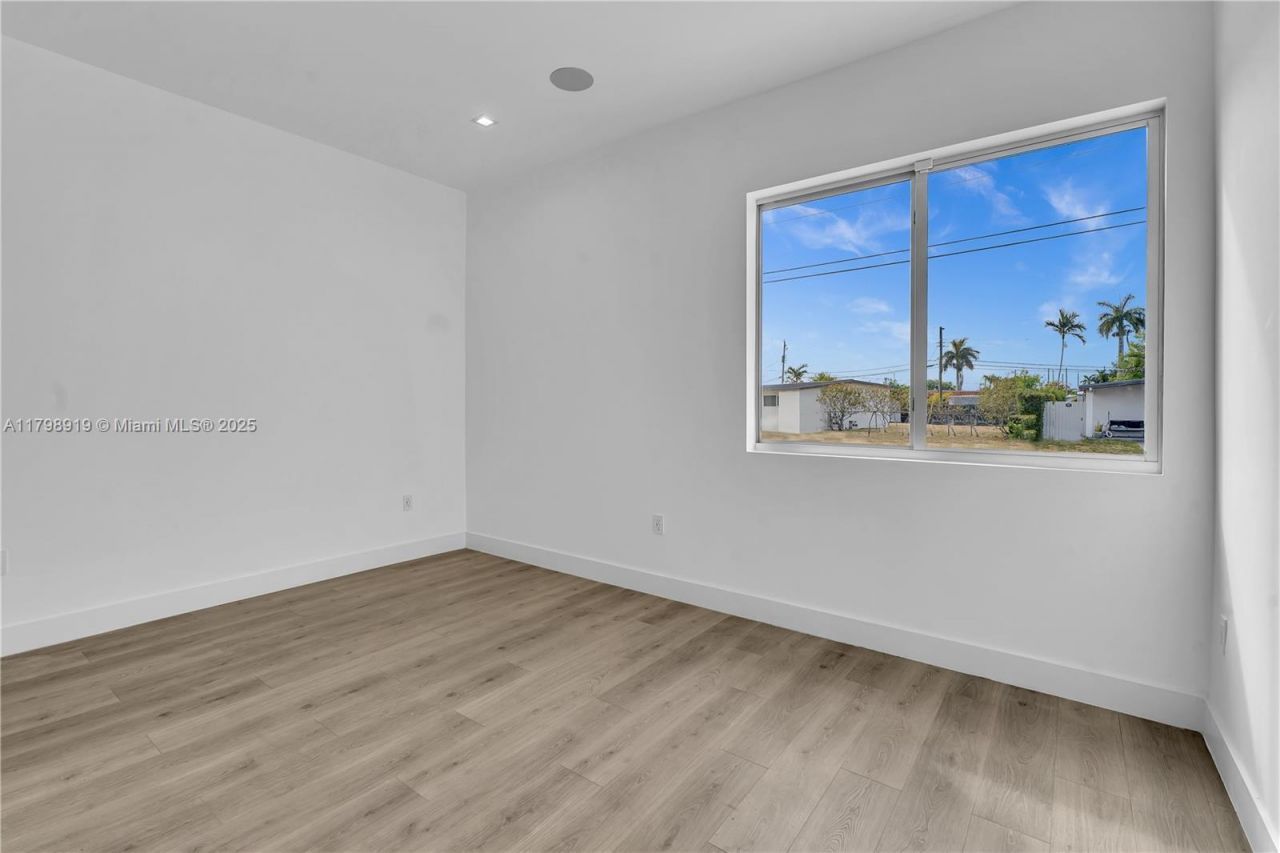 10755 SW 52nd Ter, Miami, FL 33165 Photo