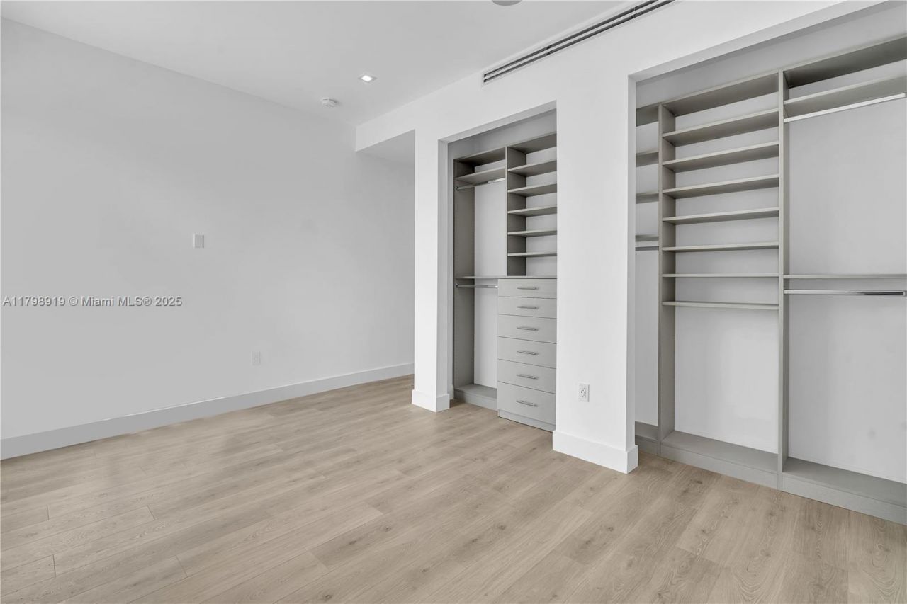 10755 SW 52nd Ter, Miami, FL 33165 Photo