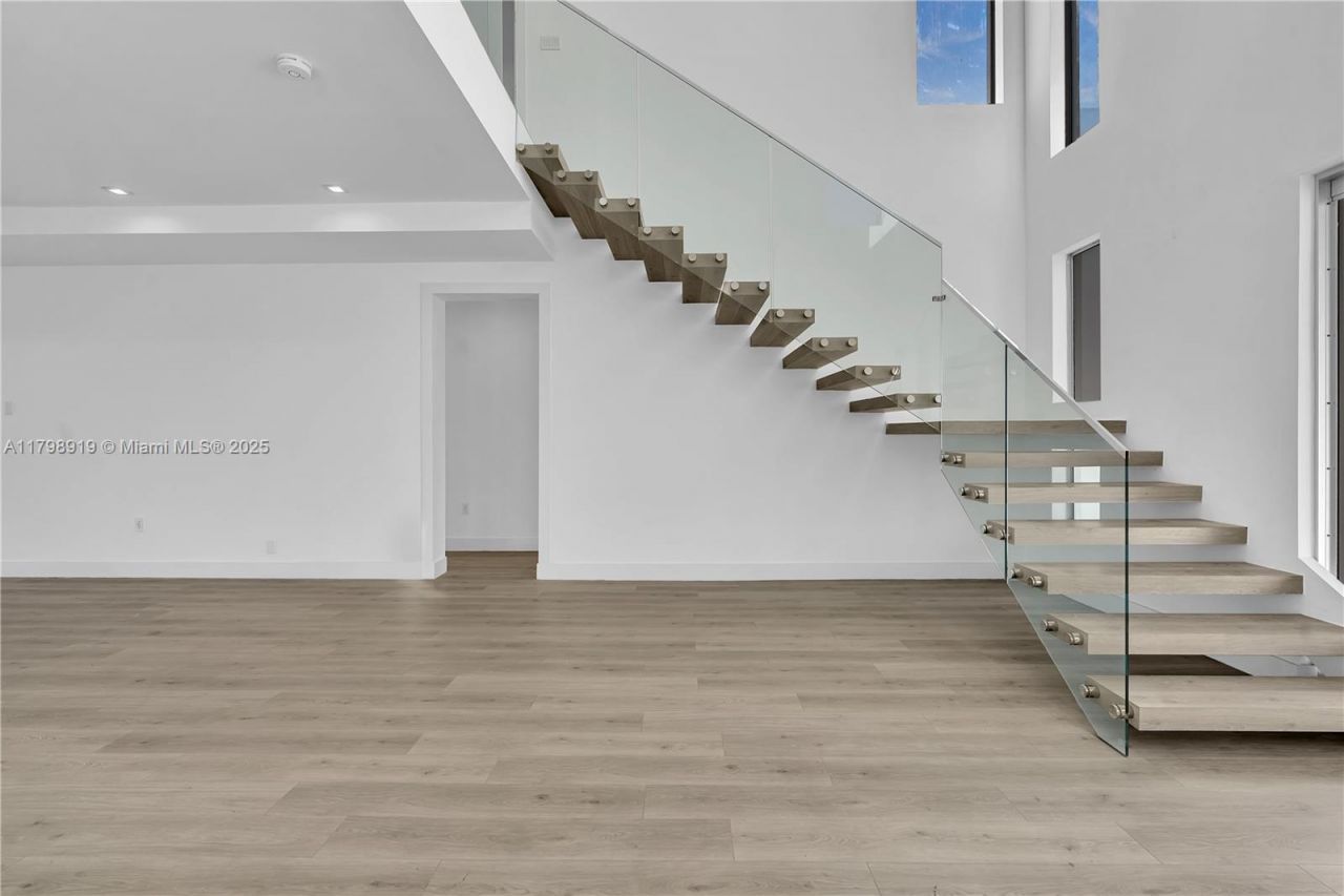 10755 SW 52nd Ter, Miami, FL 33165 Photo