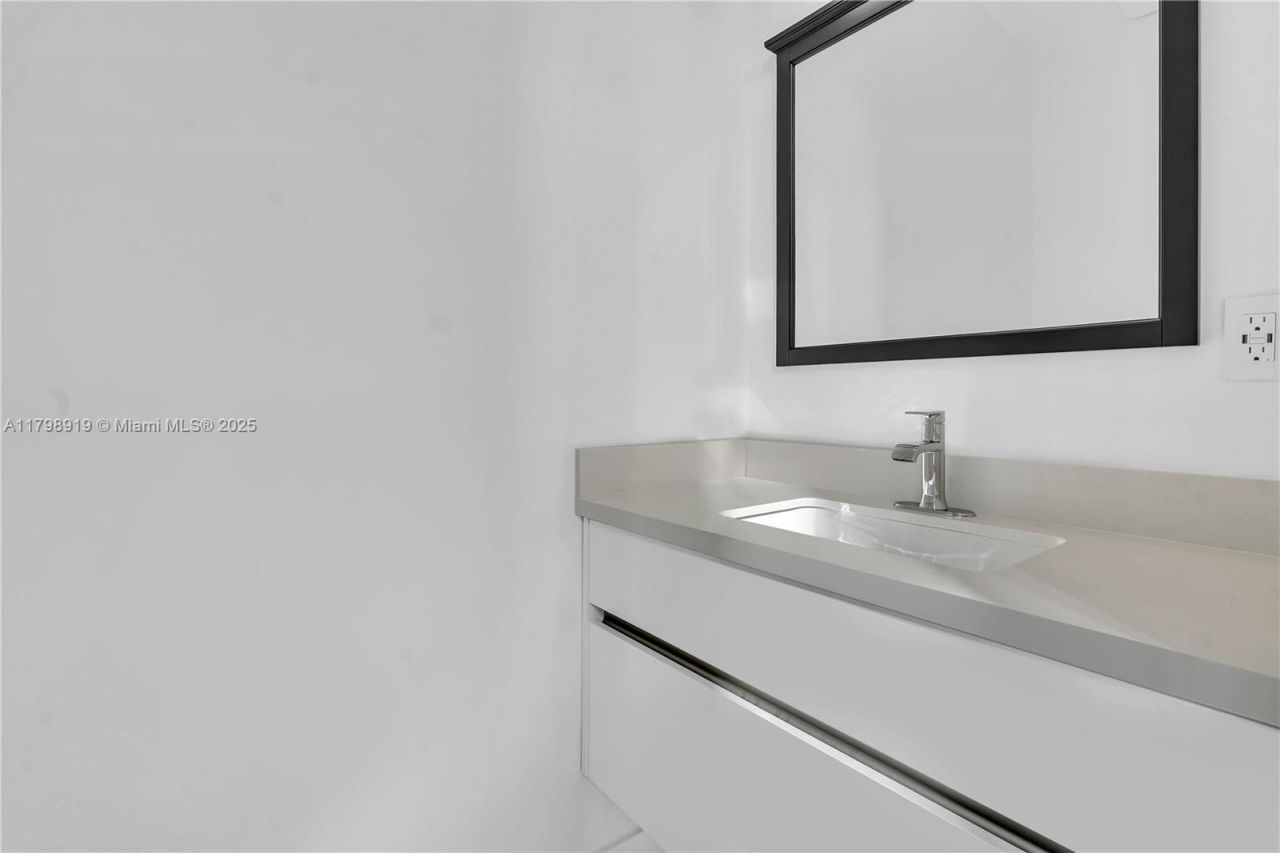 10755 SW 52nd Ter, Miami, FL 33165 Photo