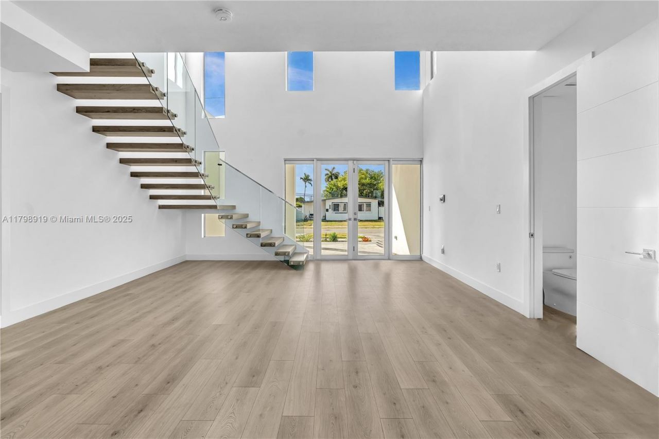 10755 SW 52nd Ter, Miami, FL 33165 Photo