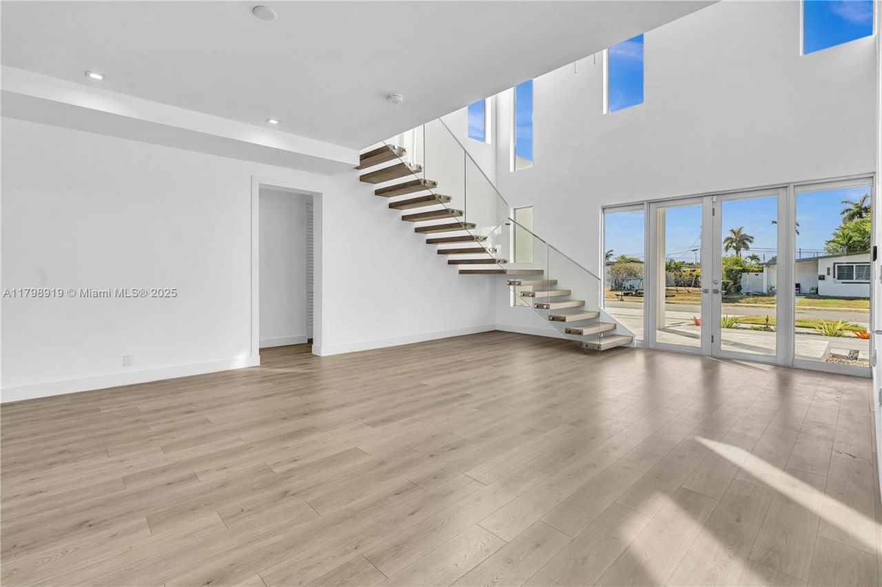 10755 SW 52nd Ter, Miami, FL 33165 Photo