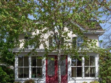 69 E OAKLAND AVENUE, DOYLESTOWN, PA 18901