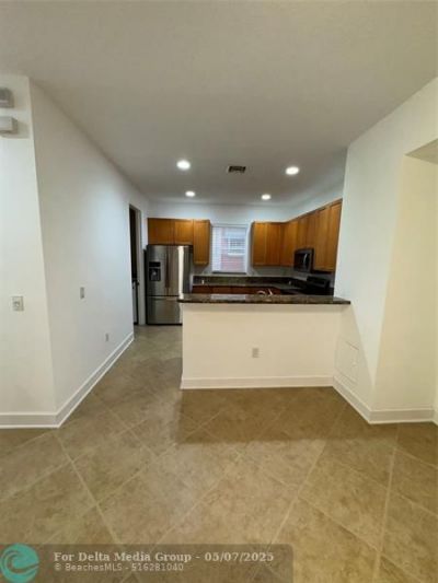1033 NE 17th Way, Unit 605, Fort Lauderdale, FL 33304 Photo