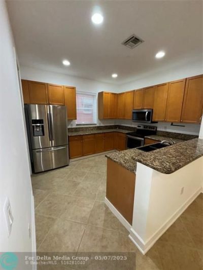 1033 NE 17th Way, Unit 605, Fort Lauderdale, FL 33304 Photo
