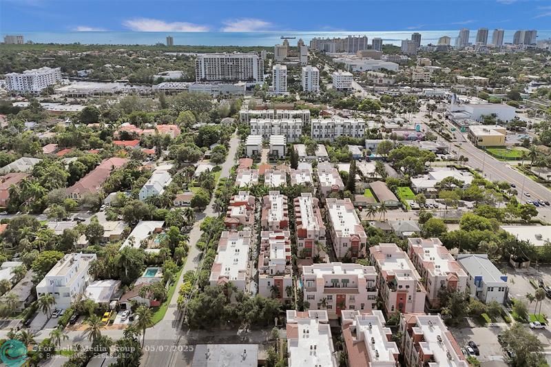 1033 NE 17th Way, Unit 605, Fort Lauderdale, FL 33304 Photo