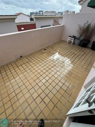 1033 NE 17th Way, Unit 605, Fort Lauderdale, FL 33304 Photo