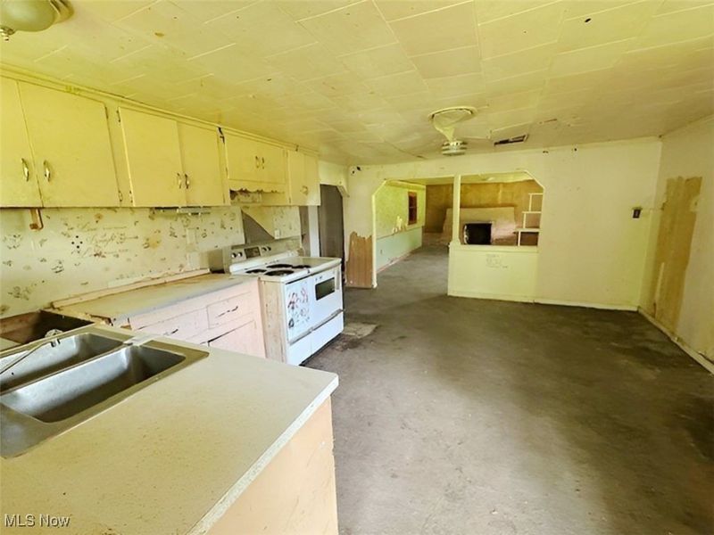 4308 Flat Road SE, Uhrichsville, OH 44683 Photo 5