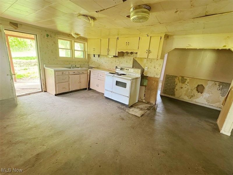 4308 Flat Road SE, Uhrichsville, OH 44683 Photo 6