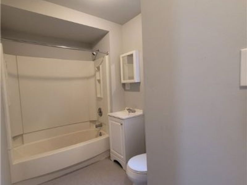 4316 Pearl Road, Cleveland, OH 44109 Photo 22