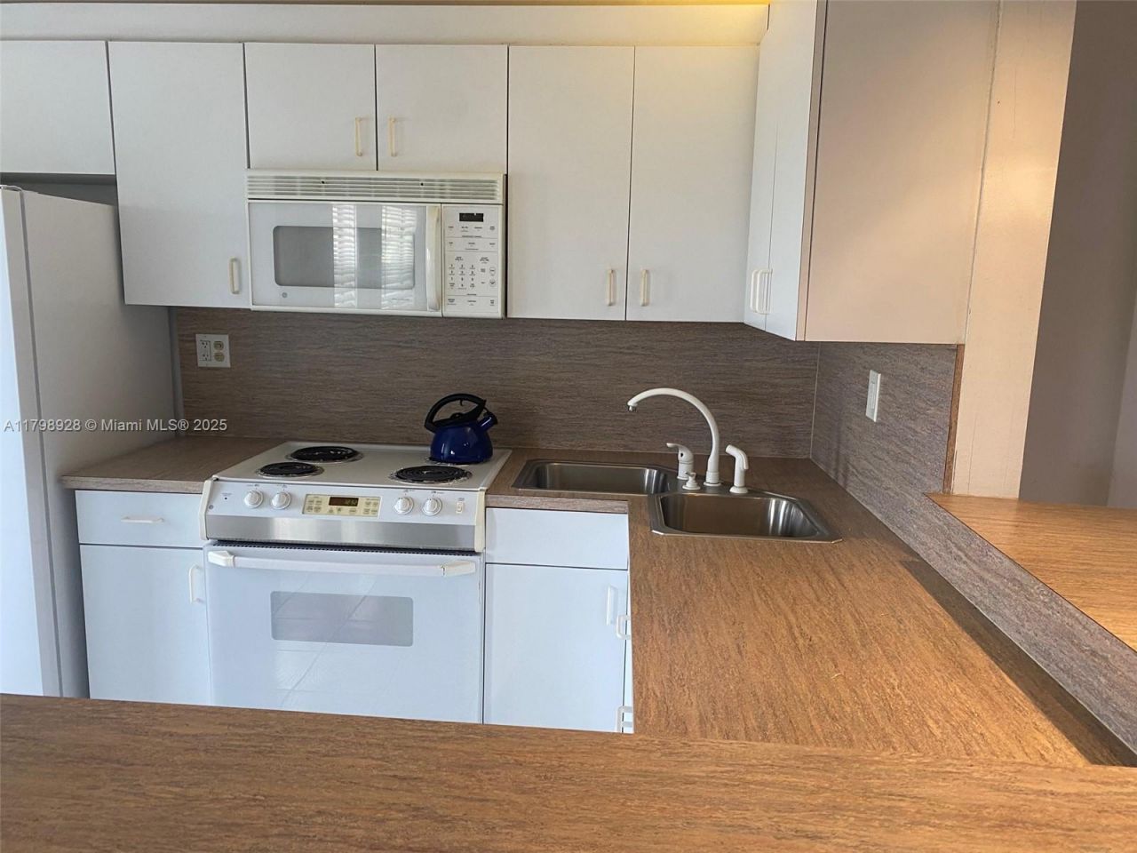 1400 SW 27th Ave, Unit 202, Miami, FL 33145 Photo