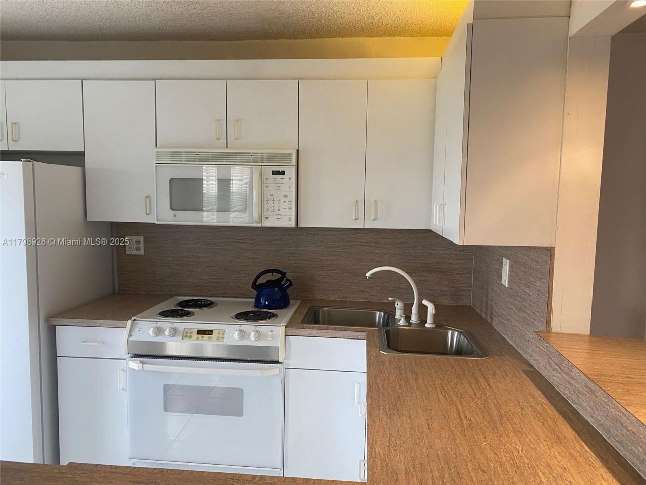 1400 SW 27th Ave, Unit 202, Miami, FL 33145 Photo