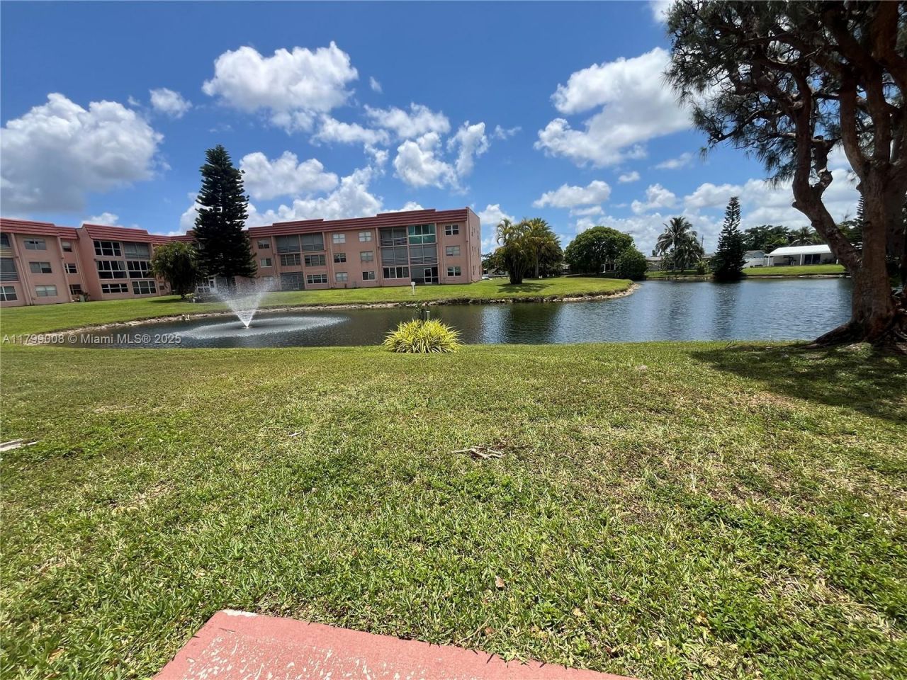 9420 Sunrise Lakes Blvd, Unit 106, Sunrise, FL 33322 Photo