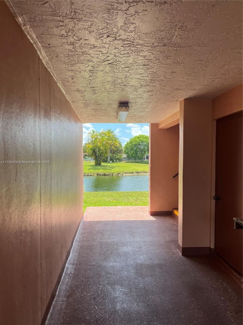 9420 Sunrise Lakes Blvd, Unit 106, Sunrise, FL 33322 Photo