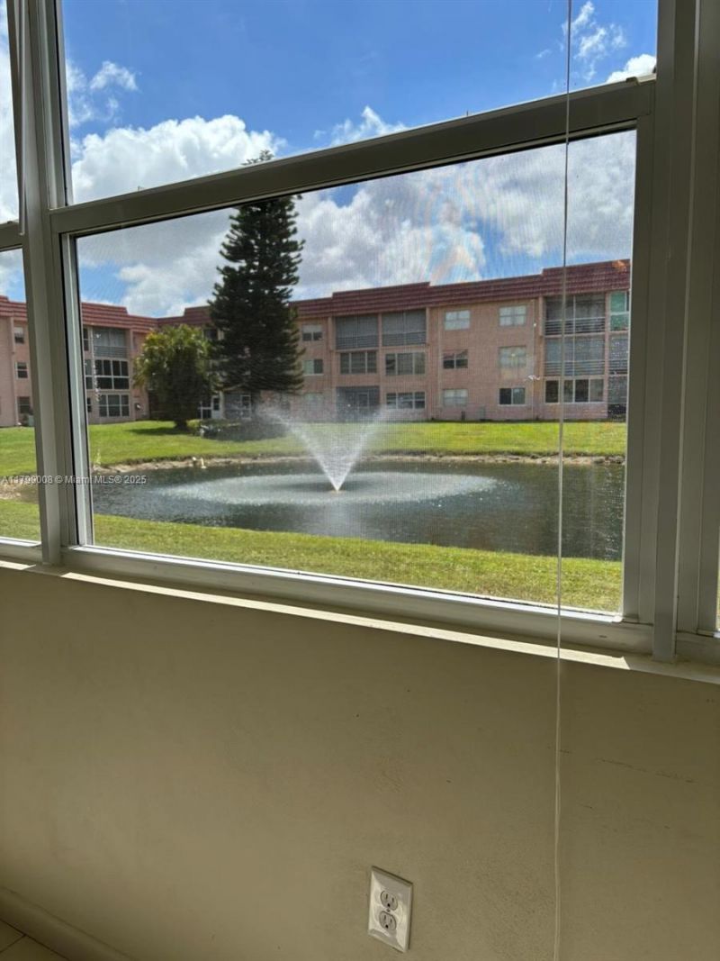 9420 Sunrise Lakes Blvd, Unit 106, Sunrise, FL 33322 Photo