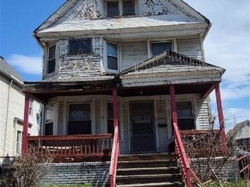 2201 E 36th Street, Cleveland, OH 44115 Photo 2