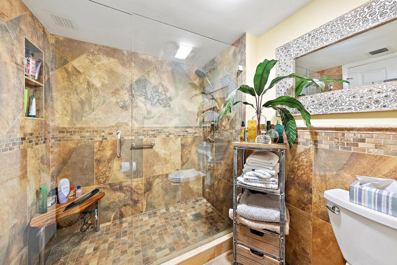 533 Oak Harbour Drive, Unit 533, Juno Beach, FL 33408 Photo