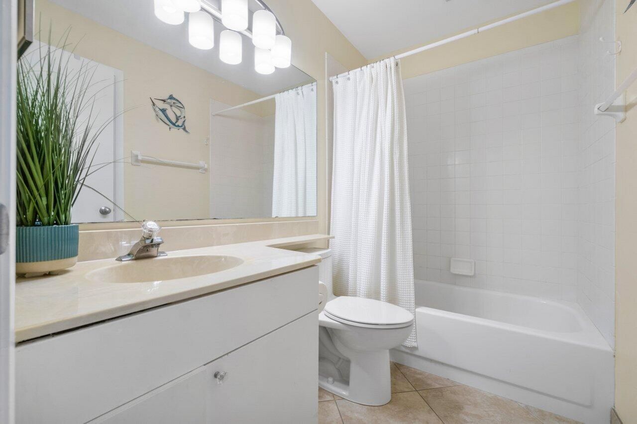 120 Inlet Way, Unit 204, Palm Beach Shores, FL 33404 Photo