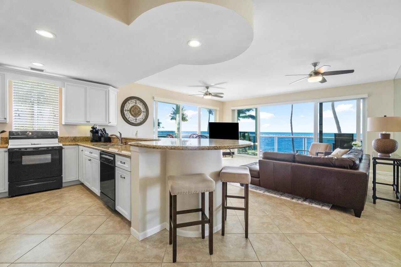 120 Inlet Way, Unit 204, Palm Beach Shores, FL 33404 Photo