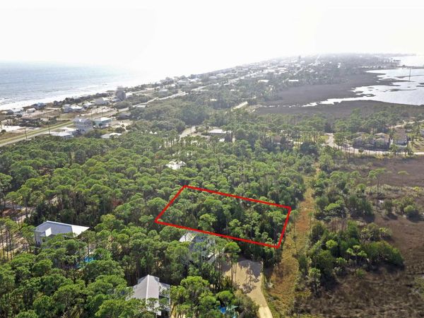 578 E Bayshore Drive, St George Islan, FL 32328