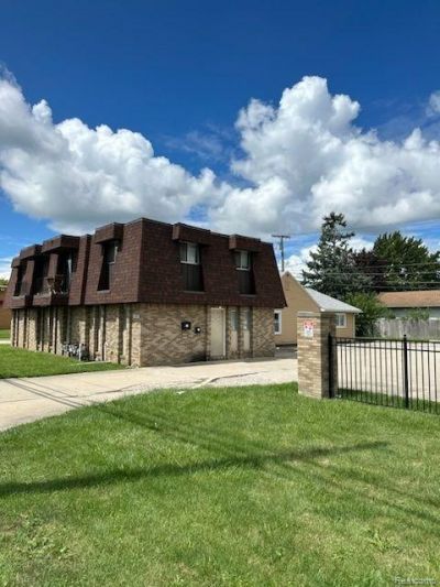 1724 S Custer Road, Monroe, MI 48161 Main Photo