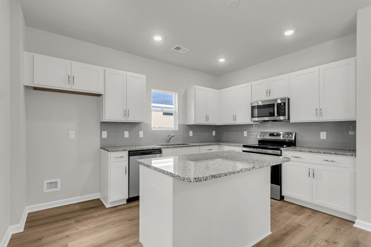 1915 Deercreek Drive Photo 5