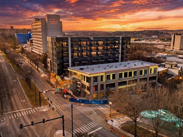 327 W Summit Hill Drive, Knoxville, TN 37902