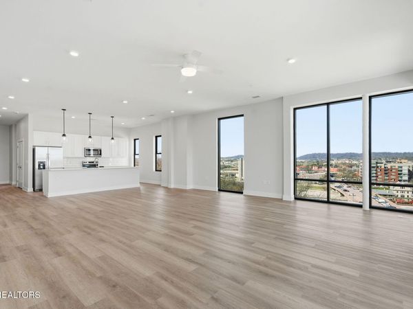 327 W Summit Hill Drive, Knoxville, TN 37902