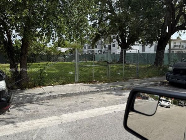 2600 NW 24th Ct, Miami, FL 33142