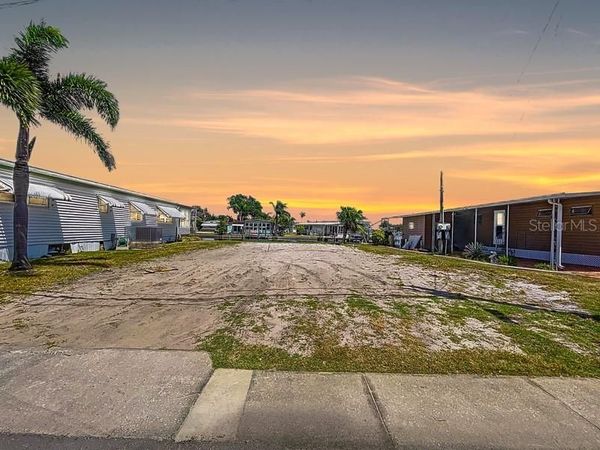 18 YAWL LANE, Unit 18, PALM HARBOR, FL 34683