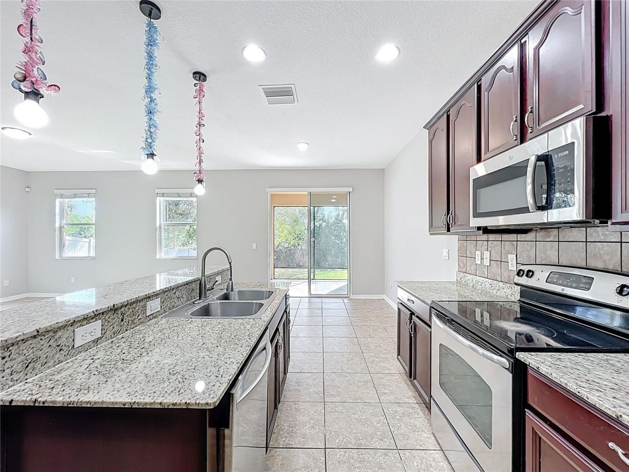 1401 Parker Den Drive, Ruskin, FL 33570 Photo