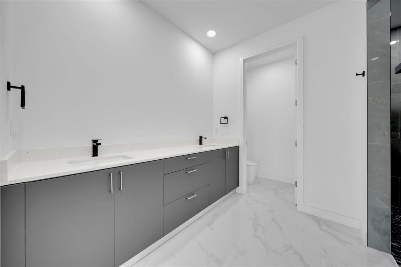 2813 NW 41st Avenue, Cape Coral, FL 33993 Photo