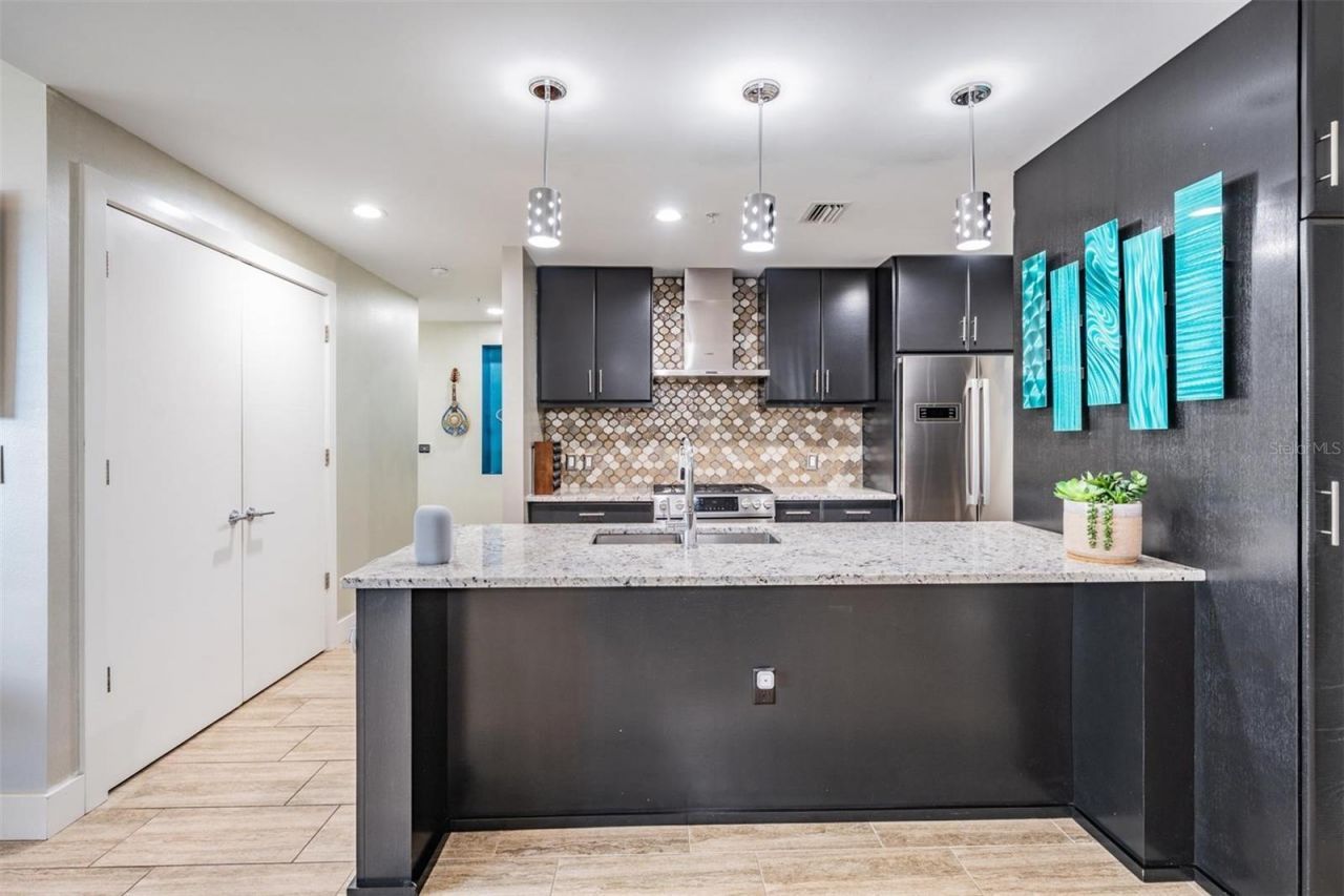 199 Dali Boulevard, Unit 403, Saint Petersburg, FL 33701 Photo