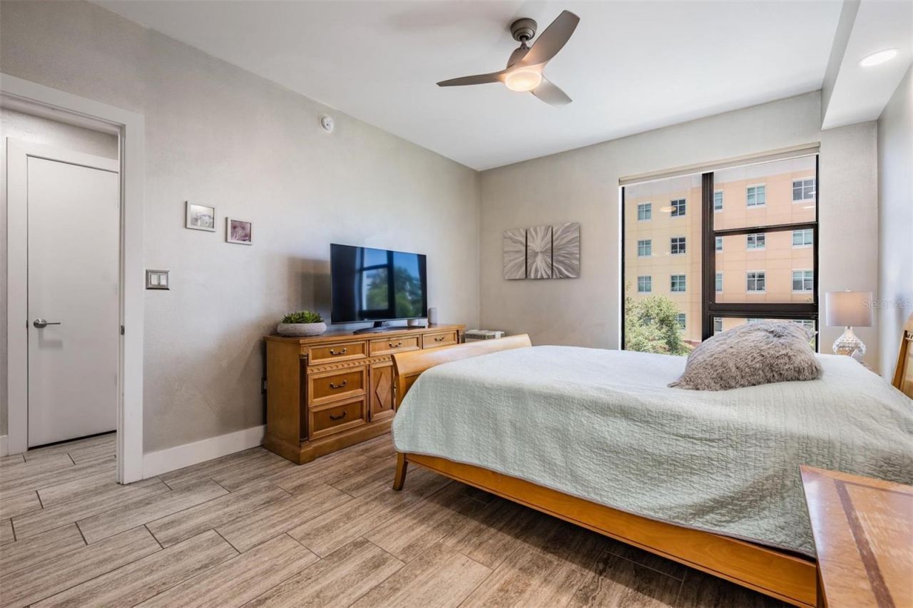 199 Dali Boulevard, Unit 403, Saint Petersburg, FL 33701 Photo